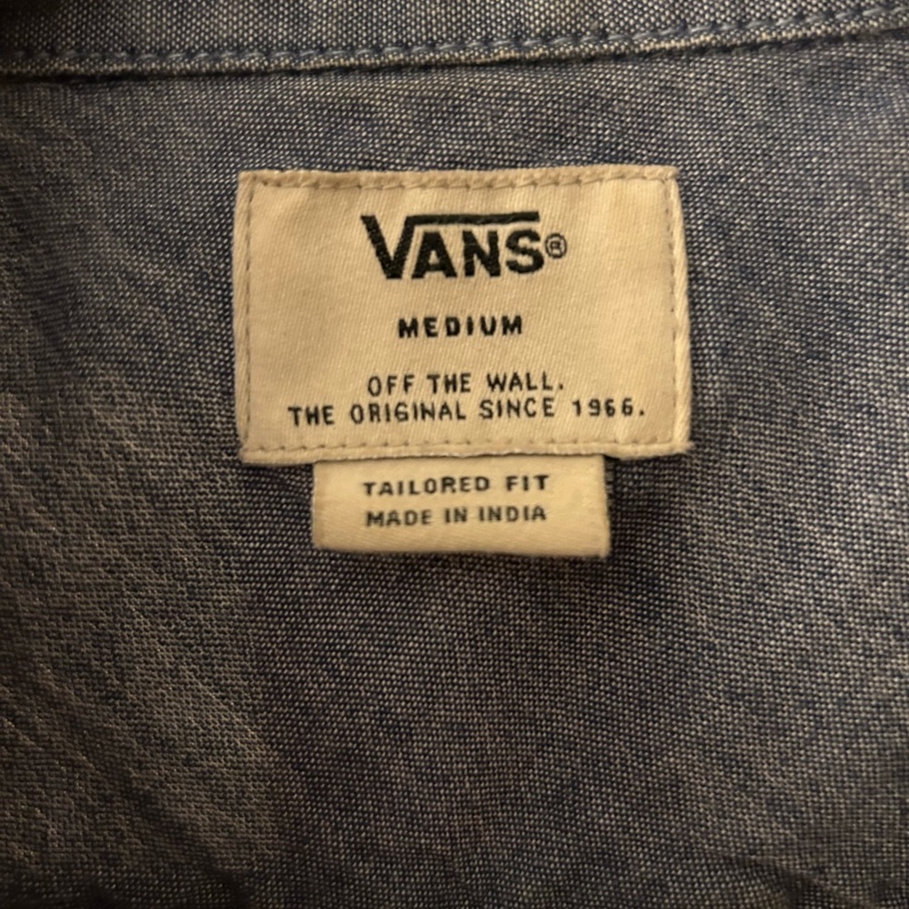 Men’s Vans button down - Picture 3 of 3